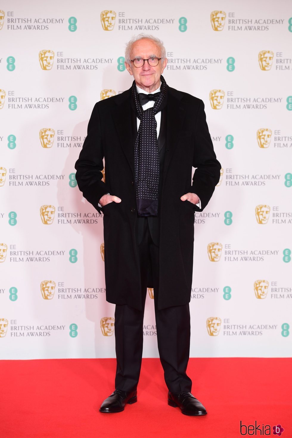 Jonathan Pryce en los BAFTA 2021