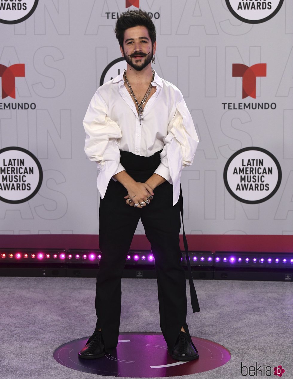 Camilo en la alfombra roja de los Latin American Music Awards 2021