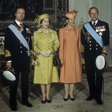 La Reina Isabel y el Duque de Edimburgo con Carlos Gustavo y Silvia de Suecia