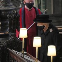 La Reina Isabel durante el funeral del Duque de Edimburgo