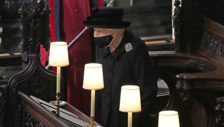 La Reina Isabel durante el funeral del Duque de Edimburgo