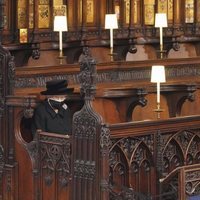 La Reina Isabel en solitario en el funeral del Duque de Edimburgo