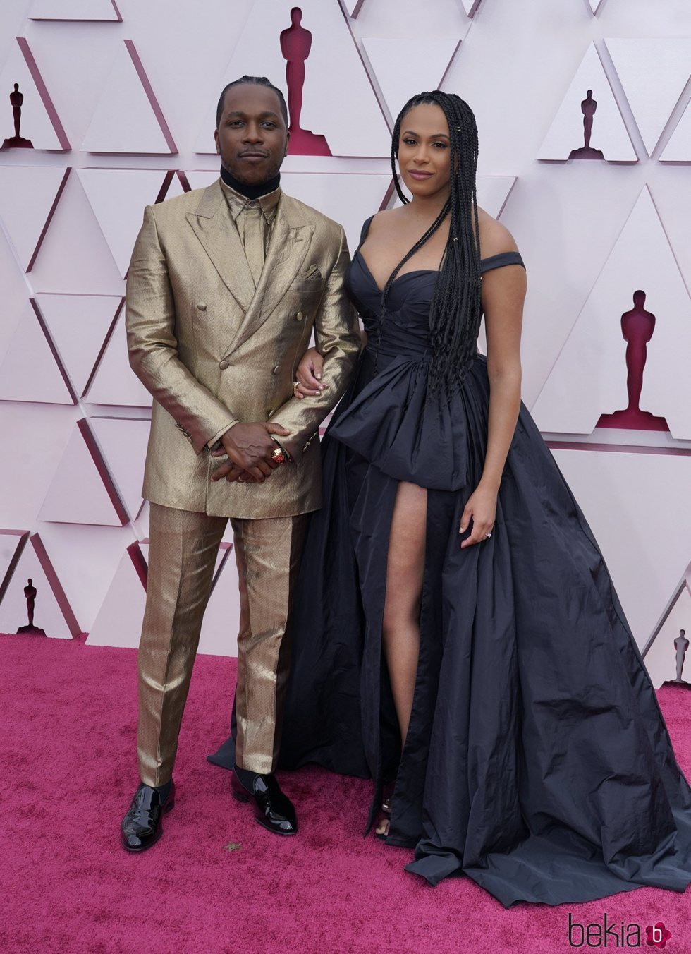 Leslie Odom Jr. y Nicolette Robinson en la alfombra roja de los Premios Oscar 2021