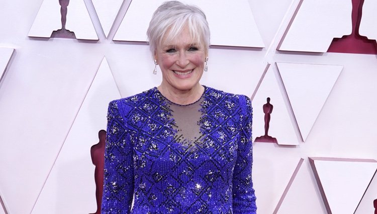 Glenn Close en la alfombra roja de los Premios Oscar 2021