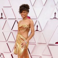 Andra Day en la alfombra roja de los Premios Oscar 2021