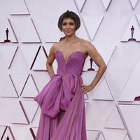 Halle Berry en la alfombra roja de los Premios Oscar 2021