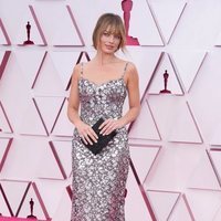 Margot Robbie en la alfombra roja de los Premios Oscar 2021