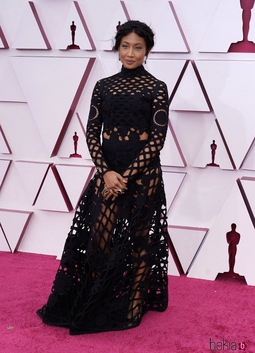 Sophia Nahli Allison en la alfombra roja de los Premios Oscar 2021