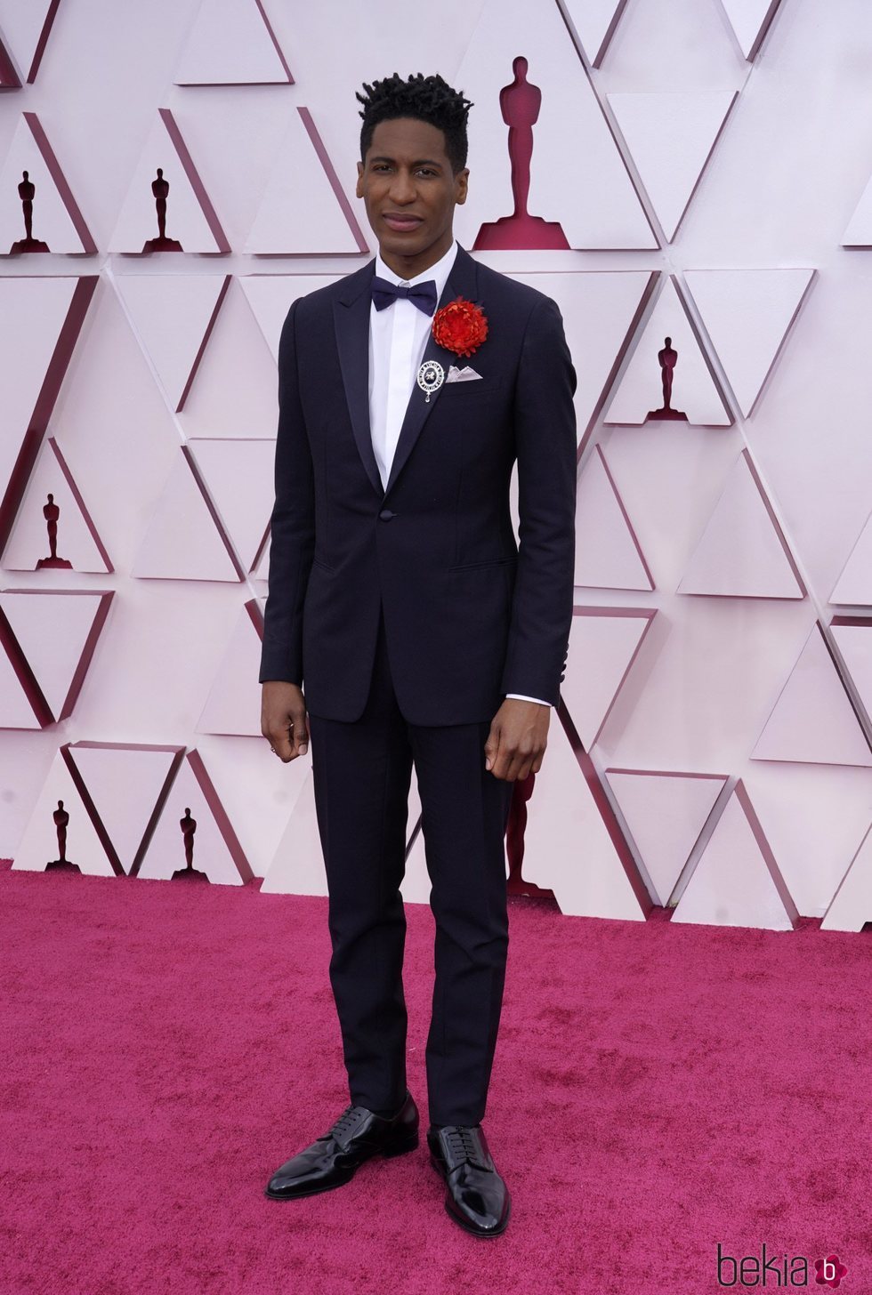 Jon Batiste en la alfombra roja de los Premios Oscar 2021