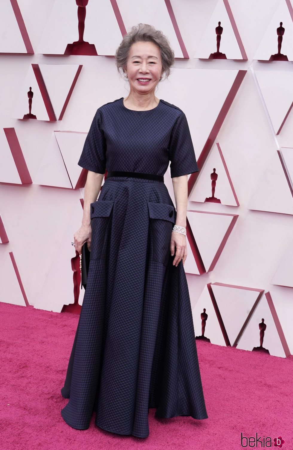 Youn Yuh en la alfombra roja de los Premios Oscar 2021