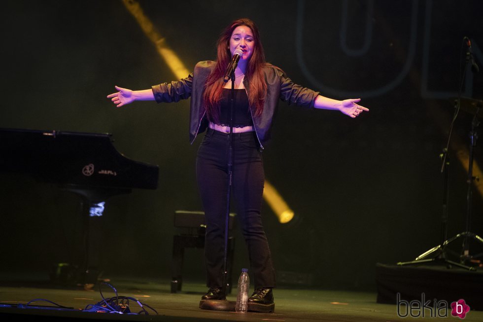 Marta Soto en el concierto Únicas de Cadena Dial