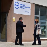 La Reina Sofía, recibida en el Banco de Alimentos de Sevilla