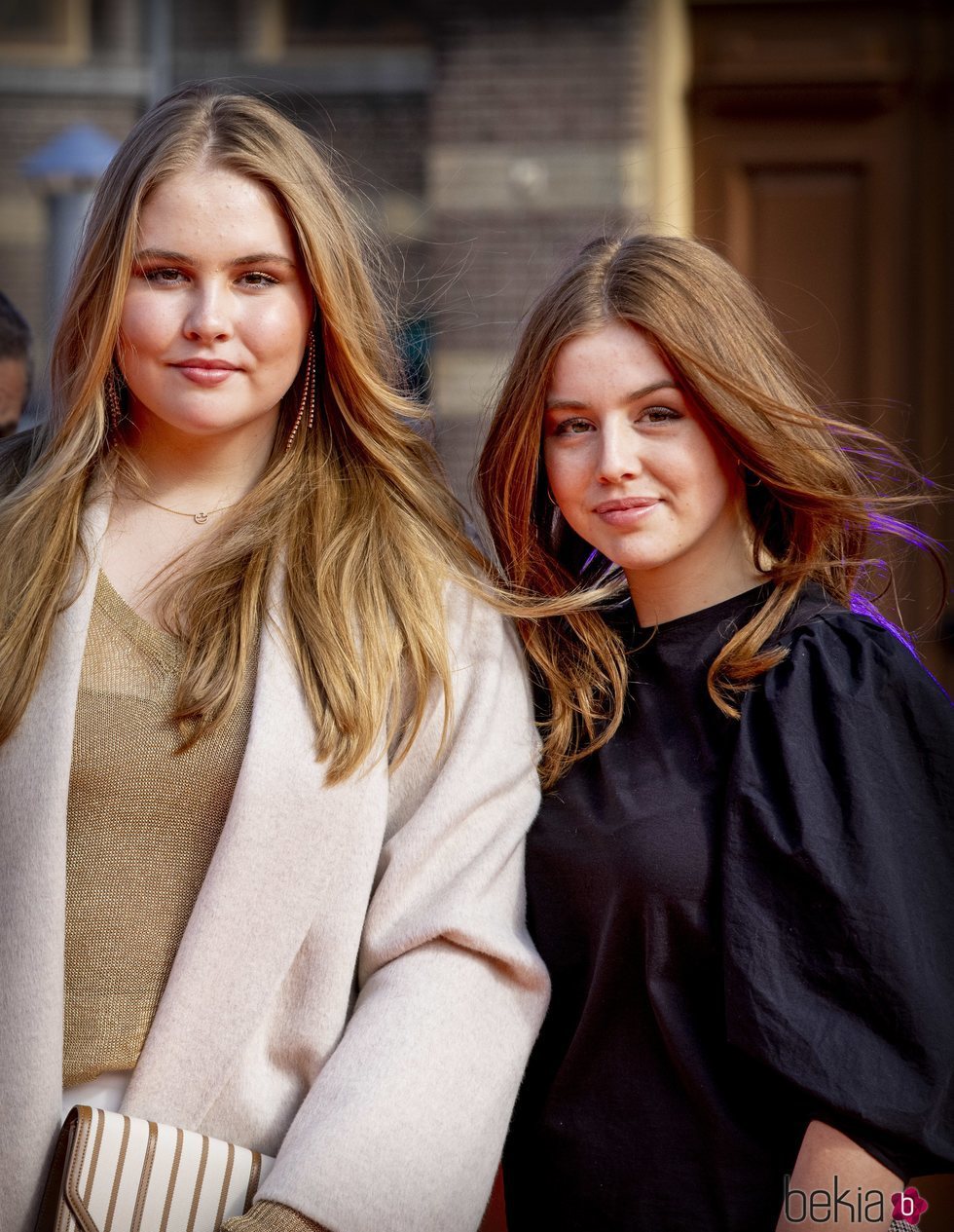 Amalia de Holanda y Alexia de Holanda en el concierto del Día del Rey 2021