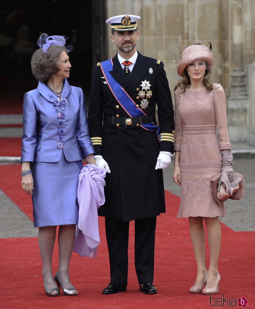 Los Reyes Felipe y Letizia y la Reina Sofía en la boda del Príncipe Guillermo y Kate Middleton