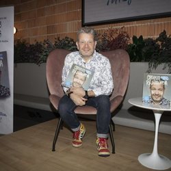 Alberto Chicote con su libro 'Cocina de resistencia'