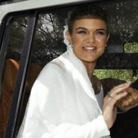 Alejandra Ruiz con su padre Espartaco llegando al día de su boda