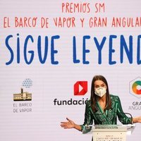 La Reina Letizia dando un discurso en los Premios SM de Literatura Infantil y Juvenil 2021