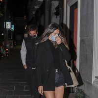 Laura Matamoros con Benji Aparicio llegan a un restaurante