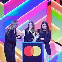 El grupo Haim en los Brit Awards 2021