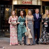 Guillermo Alejandro y Máxima de Holanda, Amalia, Alexia y Ariane de Holanda y Beatriz de Holanda en el concierto por el 50 cumpleaños de Máxima de Holanda