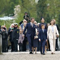 Federico y Mary de Dinamarca con sus hijos en la Confirmación de Christian de Dinamarca