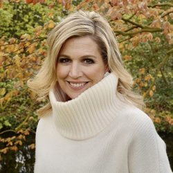 Máxima de Holanda, muy sonriente en un posado por su 50 cumpleaños