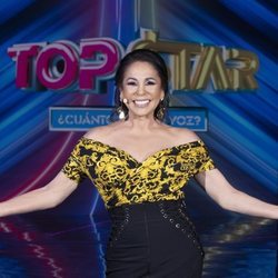 Isabel Pantoja, muy sonriente en el segundo programa de 'Top Star'