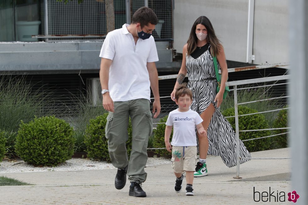 Benji Aparicio, Laura Matamoros y su hijo Matías juntos por Madrid