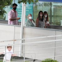 Laura Matamoros junto Marián Flores, Diego e Irene Matamoros, Benji Aparicio y su hijo Matías