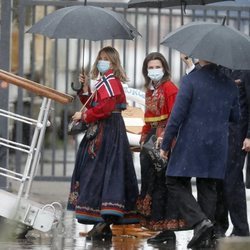 Marta Luisa de Noruega y Leah Behn en el Día Nacional de Noruega 2021