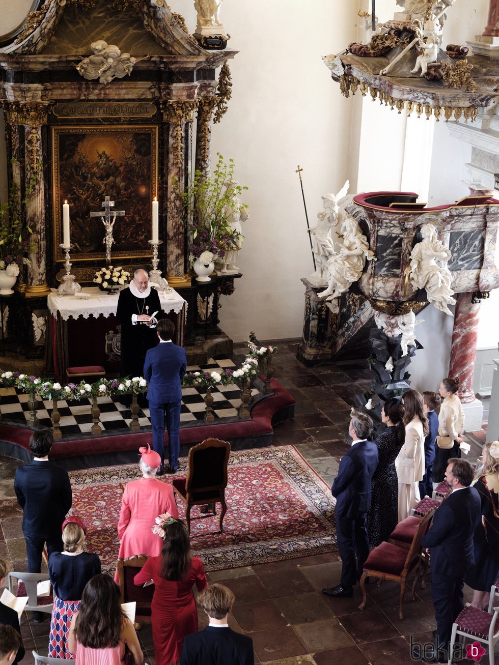 Christian de Dinamarca durante la celebración de su Confirmación en Fredensborg