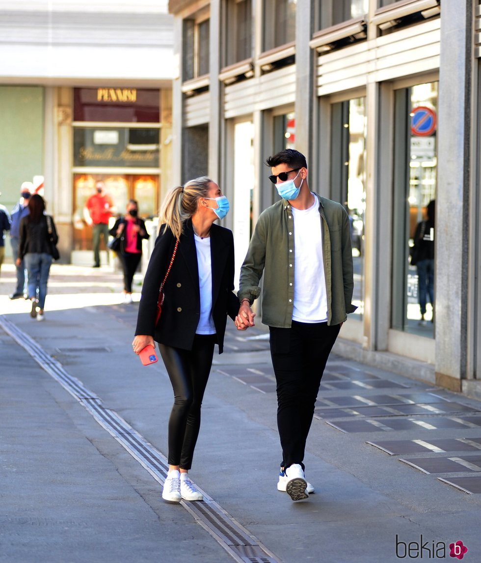 Álvaro Morata y Alice Campello, cómplices por las calles de Turín