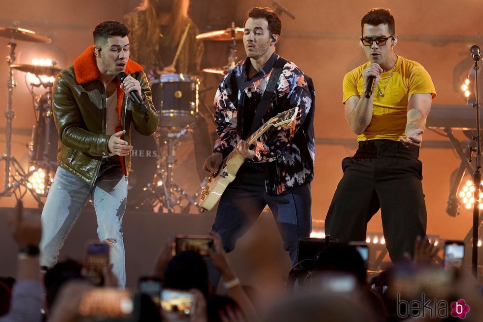 Los Jonas Brothers actúan como broche final a los Billboard Music Awards 2021