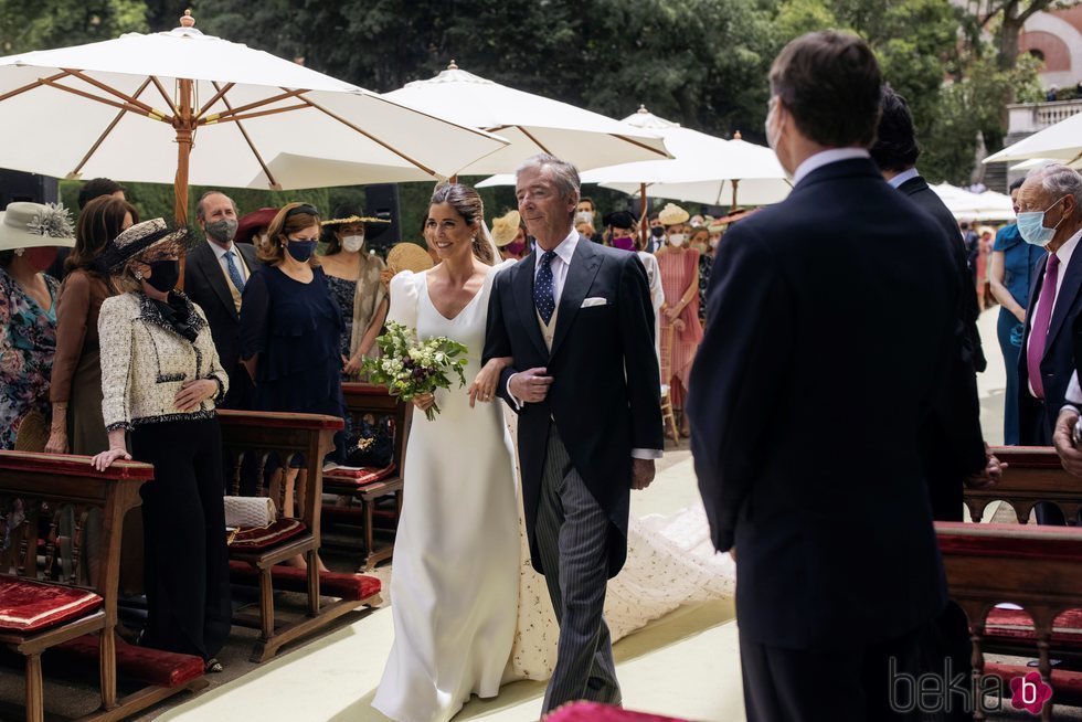 Belén Corsini con su padre, Juan Carlos Corsini, en su boda con Carlos Fitz-James Stuart