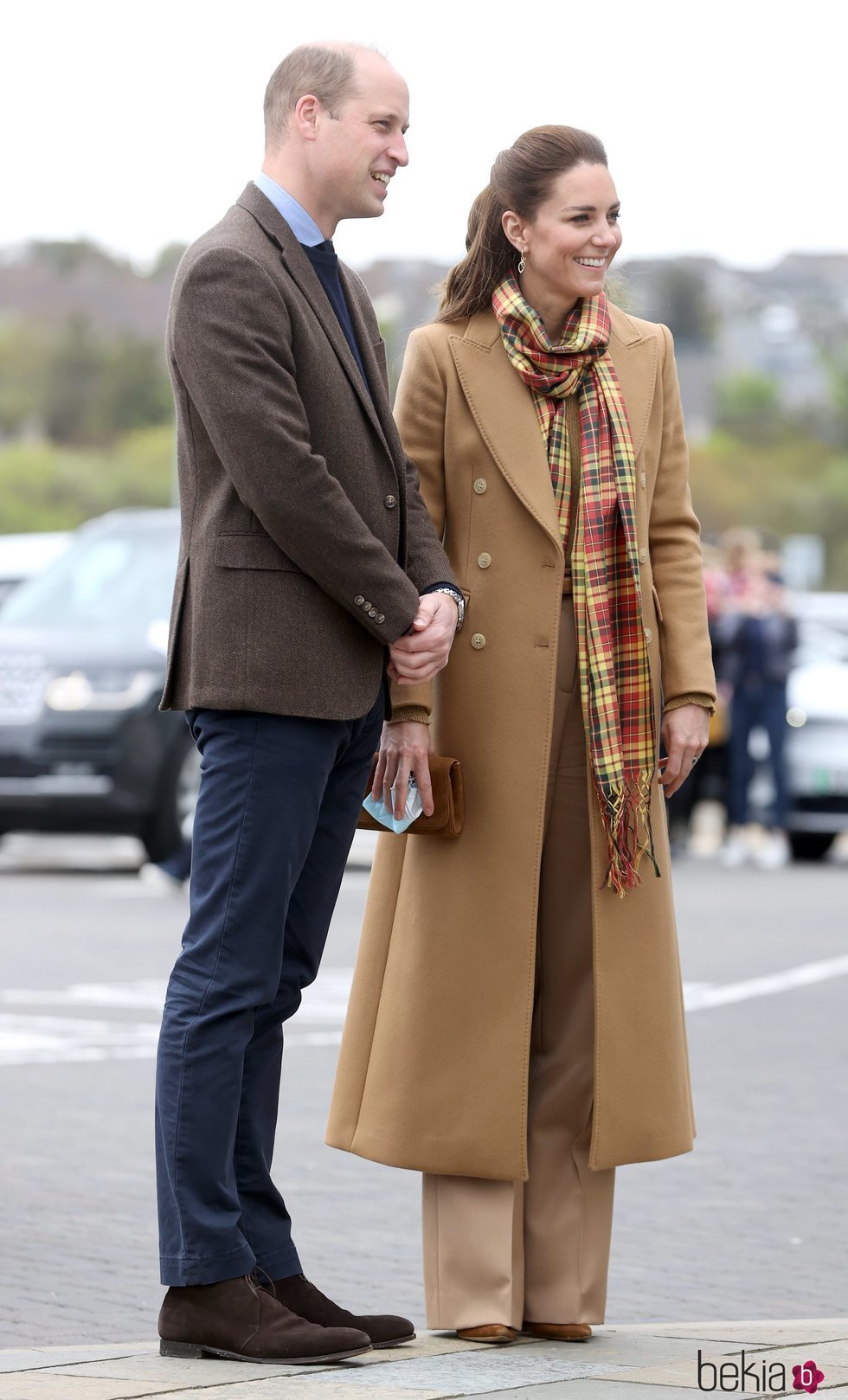 El Príncipe Guillermo y Kate Middleton en la inauguración de un hospital en Escocia