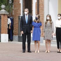 La Princesa Leonor con los Reyes Felipe y Letizia y la Infanta Sofía en su Confirmación