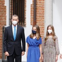 El Rey Felipe con sus hijas Leonor y Sofía en la Confirmación de la Princesa Leonor