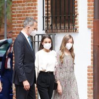 Los Reyes Felipe y Letizia y la Infanta Sofía en la Confirmación de la Princesa Leonor