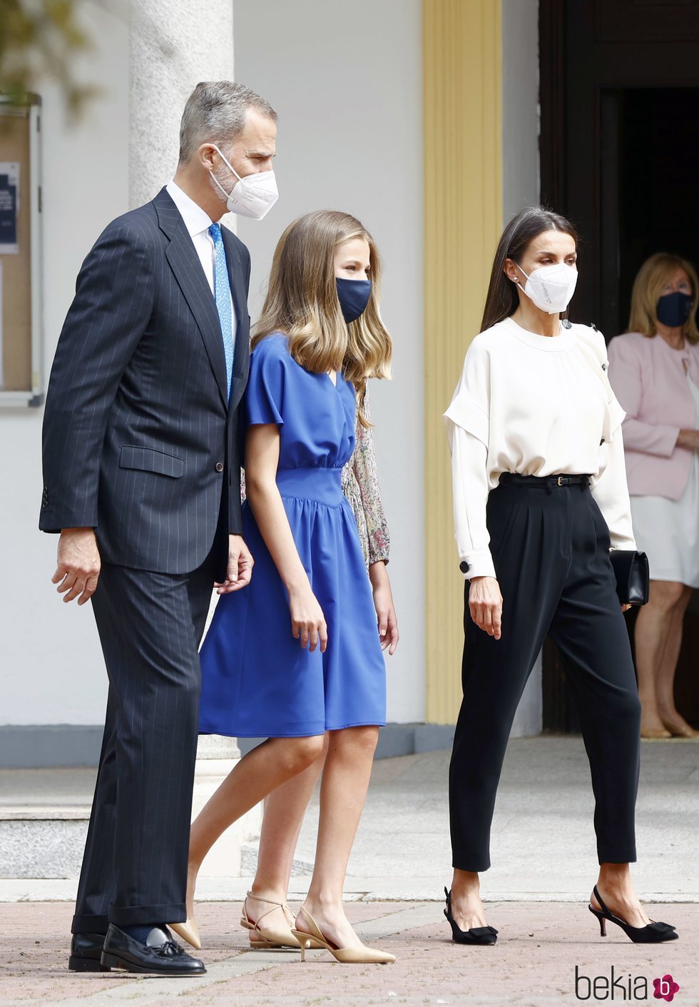 La Princesa Leonor con los Reyes Felipe y Letizia en su Confirmación