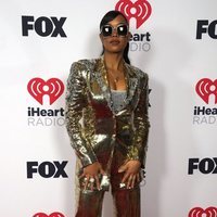 H.E.R en los I Heart Radio Music Awards 2021