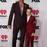 Robin Thicke con su hijo en los I Heart Radio Music Awards 2021