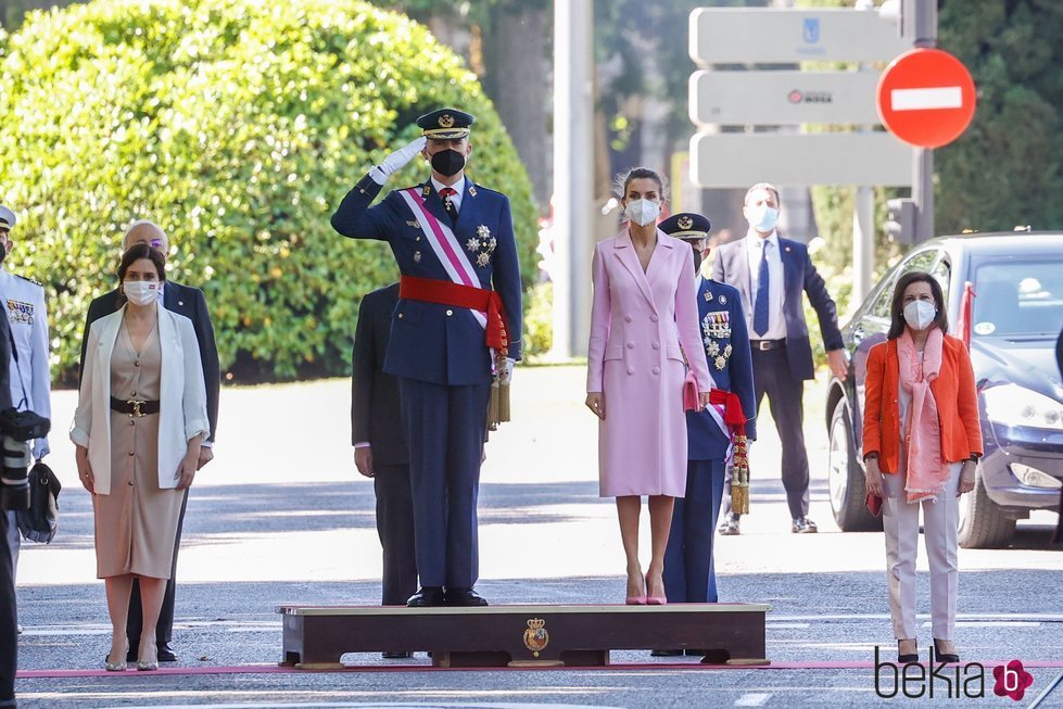 Los Reyes Felipe y Letizia y el resto de autoridades presidiendo el Día de las Fuerzas Armadas 2021 en Madrid