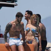 Manuel y Mayka ('La isla de las tentaciones') junto a Álex Bernardos ('MyHyV') en Ibiza