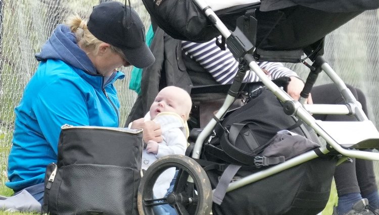 Primera imagen de Lucas Tindall con Zara Phillips