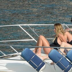 Makoke disfrutando del mar de Mallorca junto a su novio