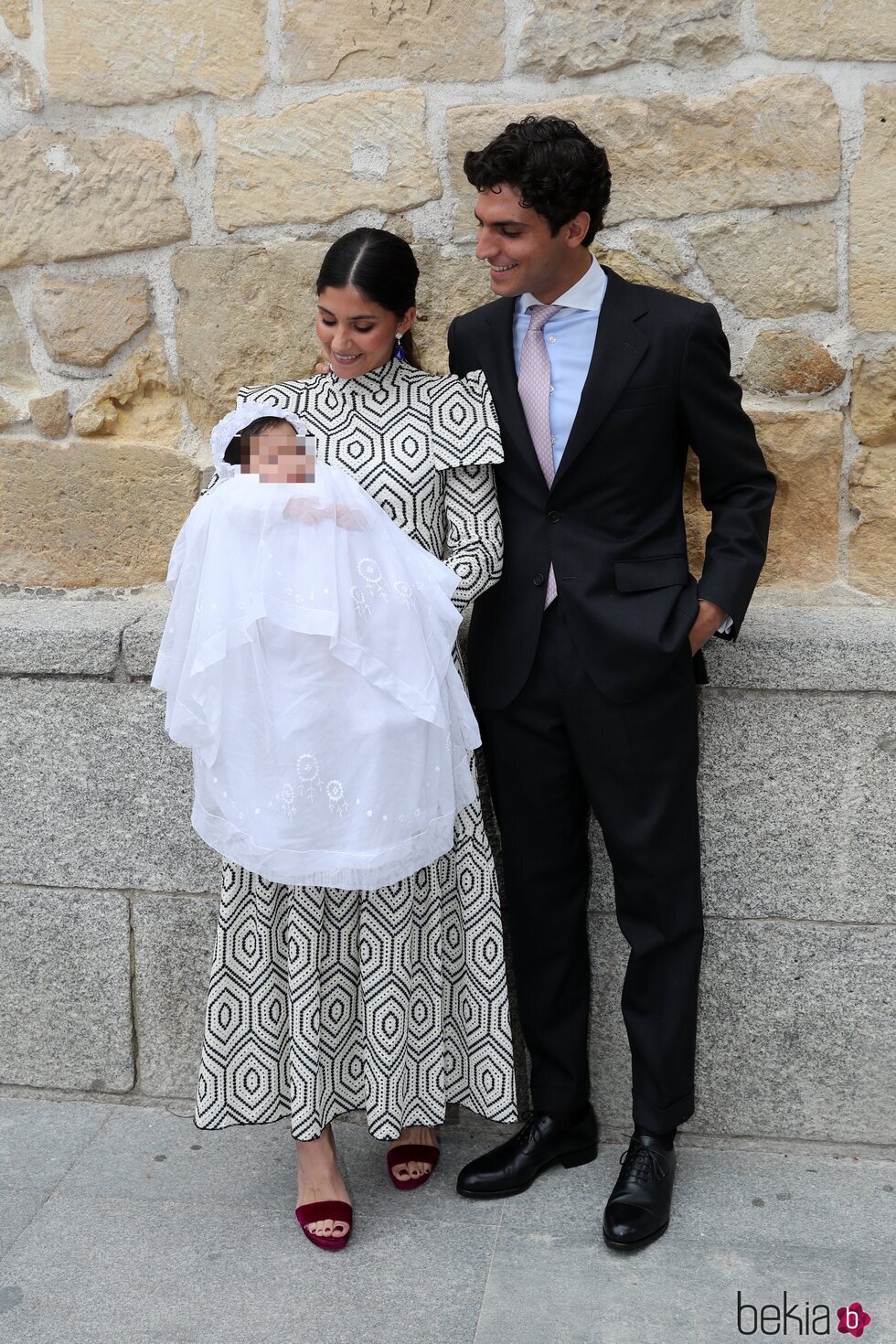 María García de Jaime y Tomás Páramo en el bautizo de su hija Catalina