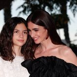 Paz Vega, muy cariñosa con su hija Ava en la alfomrba roja del Festival de Málaga 2021