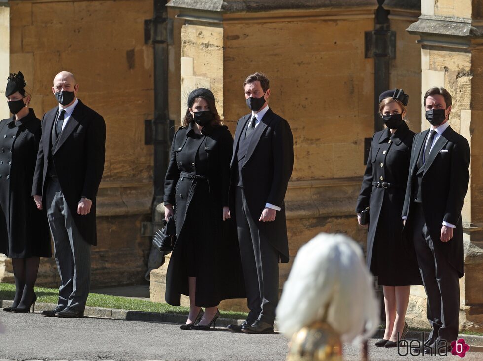 Zara Phillips y Mike Tindall, Eugenia de York y Jack Brooksbank y Beatriz de York y Edoardo Mapelli Mozzi en el funeral del Duque de Edimburgo