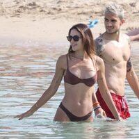 Melissa Jiménez y Marc Bartra en sus vacaciones en Ibiza