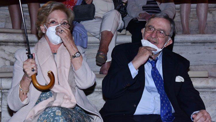 Constantino y Ana María de Grecia en un concierto en el Odeón de Herodes Atticus de Atenas